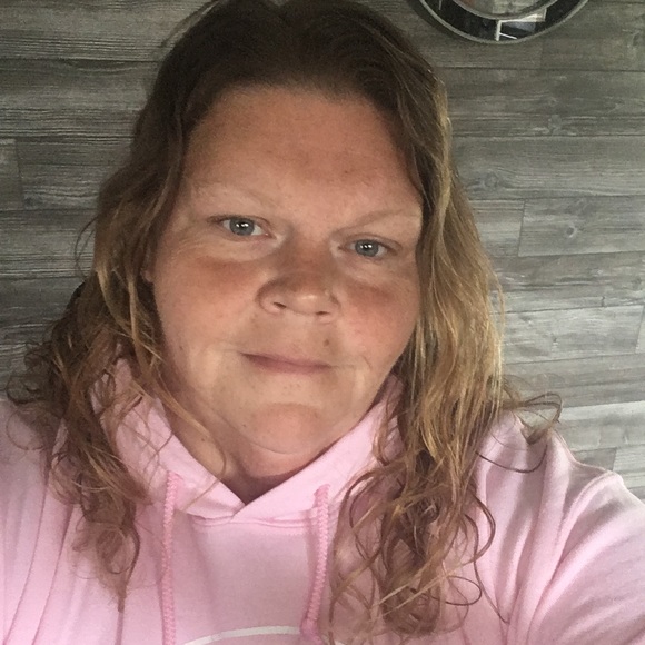 Meet your Posher, Holly - Picture 1 of 1